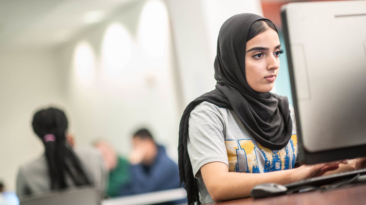 International students, we know you have questions about how COVID-19 will impact immigration and health insurance. 

Read our FAQs to start getting the answers you need: bit.ly/2xHFWNr