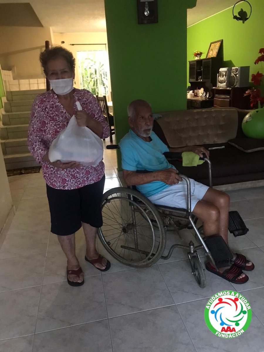 ArmandoJBaquero's tweet photo. Seguimos Ayudando A Ayudar!! Infinitas gracias al apoyo recibido para poder llegar a los hogares de aquellos que lo necesitan en esta #Cuarentena!! Dios bendice nuestra obra 🙌🏻🙏🏻 #AyudamosAAyudar #HoyPorTiMañanaPorMi https://t.co/iWVINowbSP
