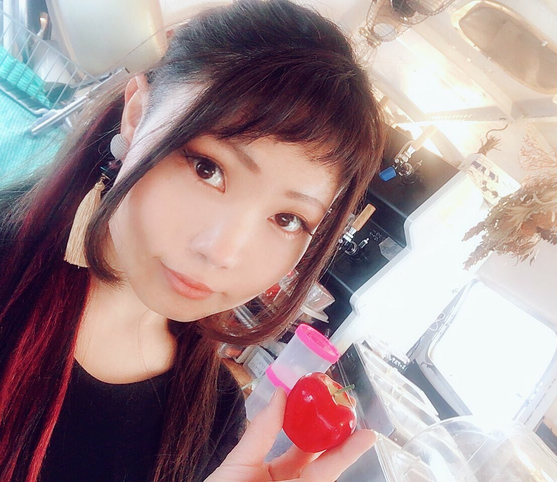 「#オタク垢抜けた選手権2020

こちらがMAXにデブってた高校時代の闇と菊壱で」|菊壱のイラスト