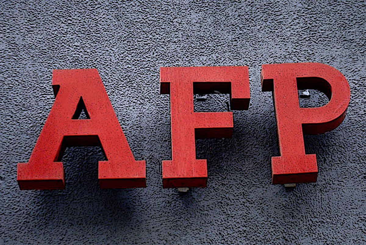 sigridbazan's tweet photo. "La lógica de que tocar a los bancos y tocar a las AFP en momentos de crisis desataría una crisis mayor, no tiene sentido."

Mi columna, 'Una lógica perversa' ➡️ https://t.co/1IOnjnvD01 https://t.co/353yWb5LkO