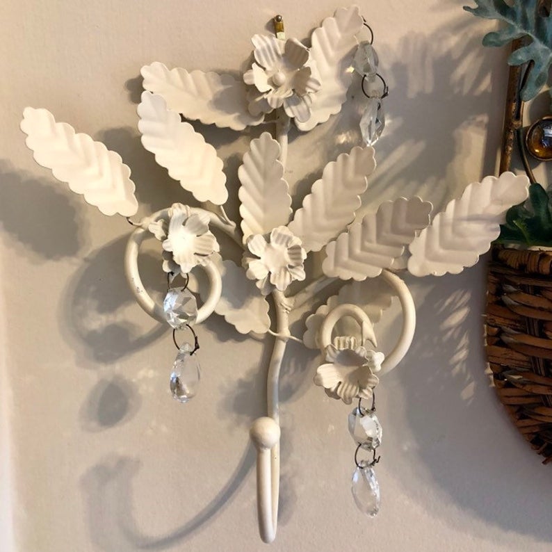 ZendingMachine1's tweet photo. Shabby Chic Wall Hook French Country Farmhouse Decor Metal | Etsy https://t.co/Dx4Q7xJ9QU #style #etsy #vintage #shabbychic #frenchcountry #walldecor #organization #hanginghook #towelhanger #cottagestyle #farmhouse #decor https://t.co/sqEAzRXatR