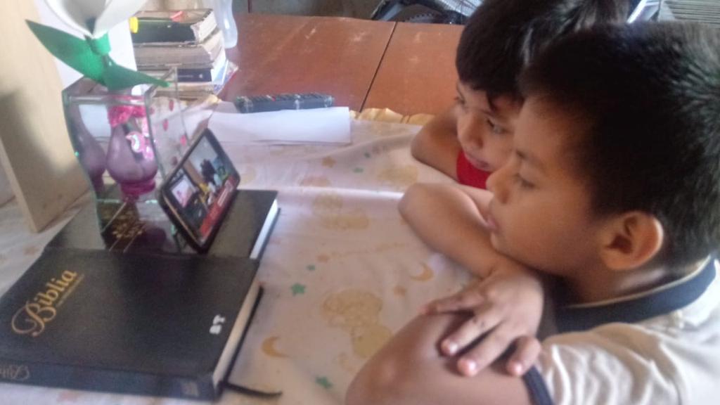 MavelNuria's tweet photo. Semana Santa Infantil "Amor Escrito con Sangre" Niños del DM Nauta Conectados 🔌🔥🙏👏💯
#DMNauta
#AmorEscritoConSangre
#CristoNuestroCreador
#Dia2 
@YudyVilladeRome @PalominoKevin5 @Silvia_Roxana77 @mcoaugarte https://t.co/rZBz6doSxr