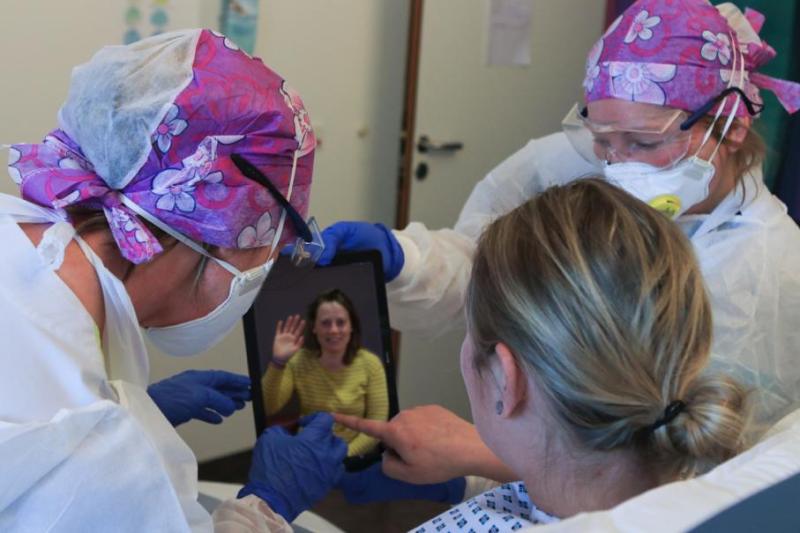 Merci à nos partenaires qui, par leurs dons, offrent de nouvelles tablettes:
<a href="/AUCHAN_France/">Auchan</a> 
<a href="/amazon/">Amazon</a> 
<a href="/SEZANE_PARIS/">Sézane</a> 
<a href="/losclive/">LOSC</a> 
<a href="/racing92/">Racing 92</a> 
<a href="/RCSA/">Racing Club de Strasbourg Alsace</a> 
<a href="/ENGIEgroup/">ENGIE</a> 
<a href="/SFR/">SFR</a> <a href="/bouyguestelecom/">Bouygues Telecom</a> 
<a href="/GoogleFR/">Google FR</a> <a href="/alinea_com/">alinea</a>  
@Groupe_Renault 
<a href="/CreditAgricole/">Crédit Agricole</a>  
Rejoignez les : unmondedeliens.com