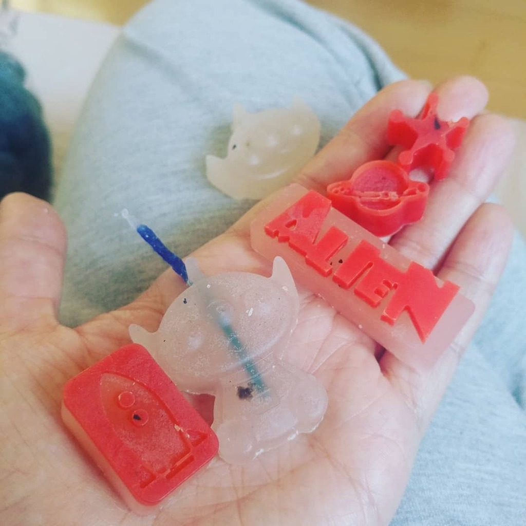 howardwong1's tweet image. Making candles and wax stuff with one of my kiddos.
.
.
#dadding #makingstuff #craft #crafty #wax #candles #candlemaking #kids #daddyanddaughter #art #creative #fun #waxart instagr.am/p/B-nYZHkBtcx/