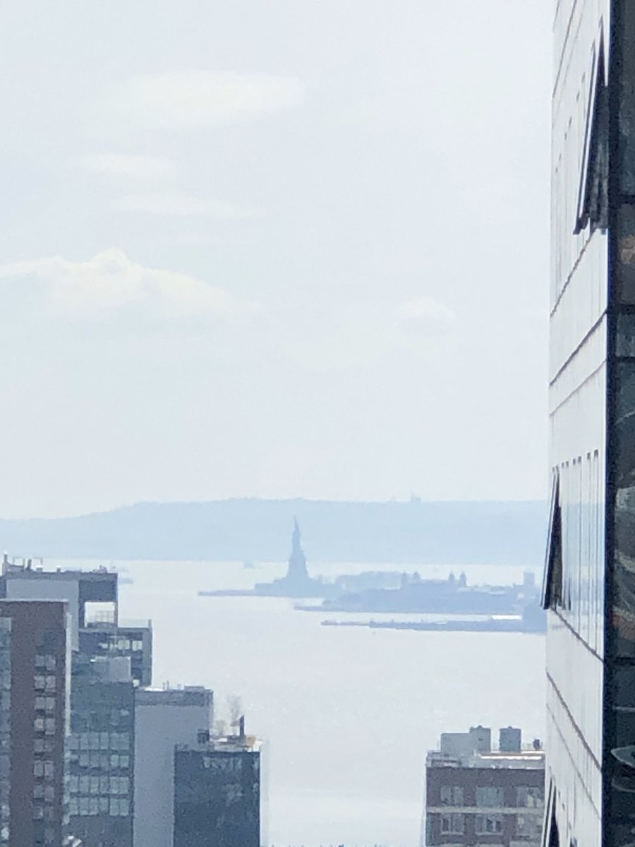 VirusWhisperer's tweet photo. #mentalwellness during #Covid_19 in #NYCLockdown I never appreciated my Bldg’s rooftop patio/garden until now. 4 pics from my lunch break: (1) Patio, (2) Statue of Liberty view, (3) Empire State Bldg view, (4) Hudson River (no ferries, yachts or anything). #SocialDistancing 👍👌 https://t.co/4wcNJcApj9