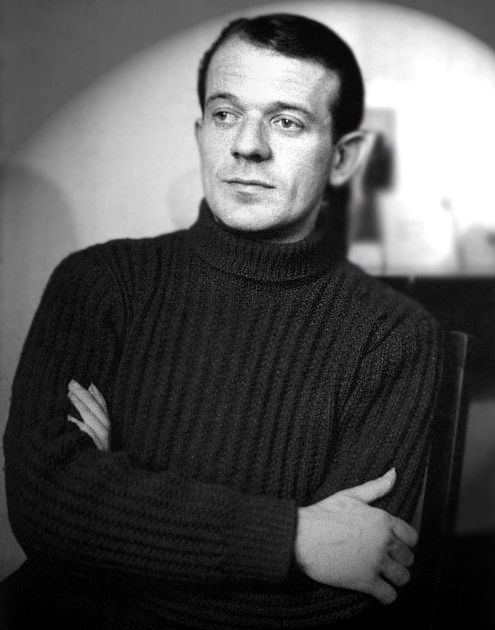 Jumping ahead to young Deleuze. No twink energy, but you can feel the confidence and charm. The turtleneck is inspired, and his fingernails are short.