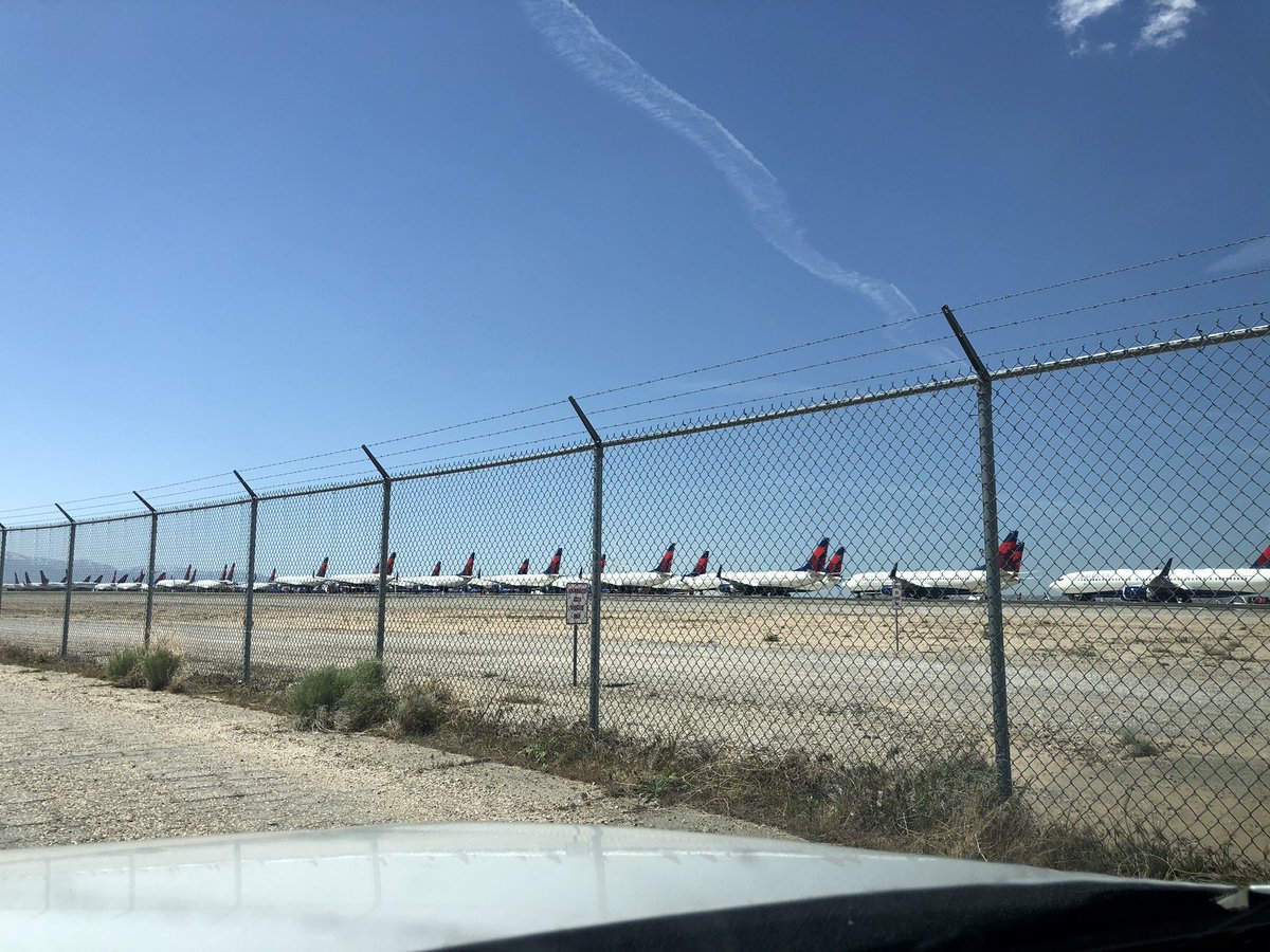 AviationInsider's tweet photo. A large part of @Delta’s fleet parked at #Victorville yesterday. https://t.co/V97IgPOOvb