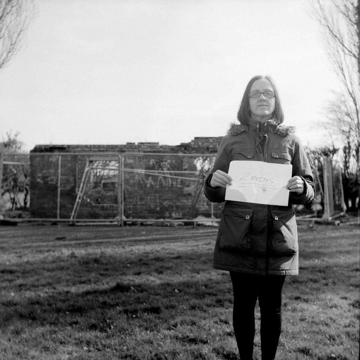 Krycek_Facility's tweet photo. Some more shots from #TheSocialDistance, my personal #documentaryphotography project focusing on #socialdistancing & #lockdownuk during the #SARSCoV2/#COVID2019 pandemic #documentingbritain #documentary #photography. Shot on a #Weltaflex #mediumformat #TLR on @ILFORDPhoto's #FP4 https://t.co/uJkiiNuJmD