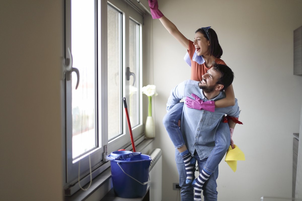 WalnutTower_KC's tweet photo. Broom? Check. Vacuum? Check. Spring cleaning to-do list? Check it out right here: https://t.co/FbRVUpdnqv https://t.co/FOFTtvNGI2