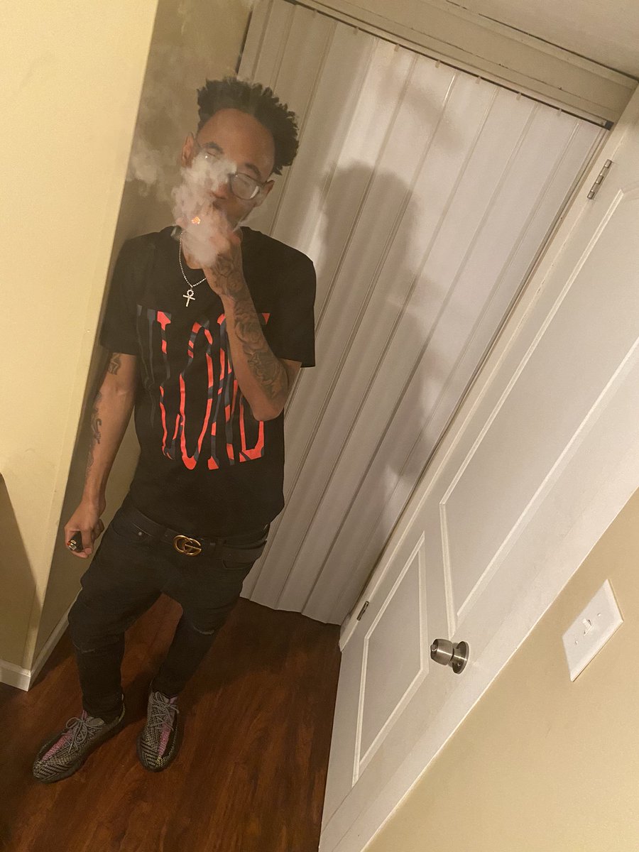 __DeeMulaa's tweet photo. All I Know Is Loyalty Been A Gangsta Morale 🖤 I’m Still Hea Cus I Ain’t Care Bout Who Was Gangsta More Than Me #LLTK #4evaHeaa💜 https://t.co/mbn8s79Cig