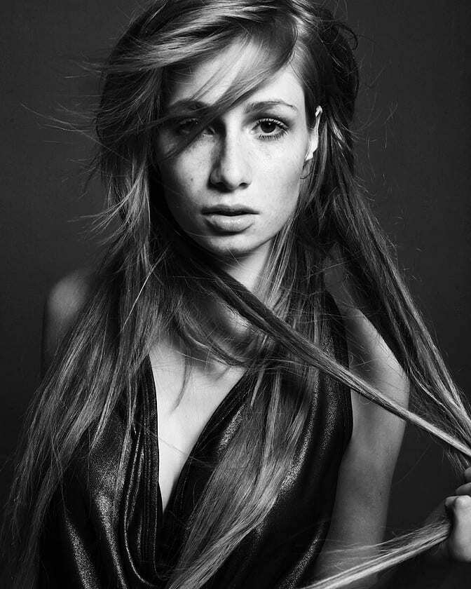 YDLFashNet's tweet image. Estelle Roger is very talented young model based at prague. Her expertise are in fashion, film, modeling and more.

ift.tt/1rhRtd6

#YDLFN #FashionModel #Modeling #Photoshot #Runway #Supermodel instagr.am/p/B-m6_lCpeQj/