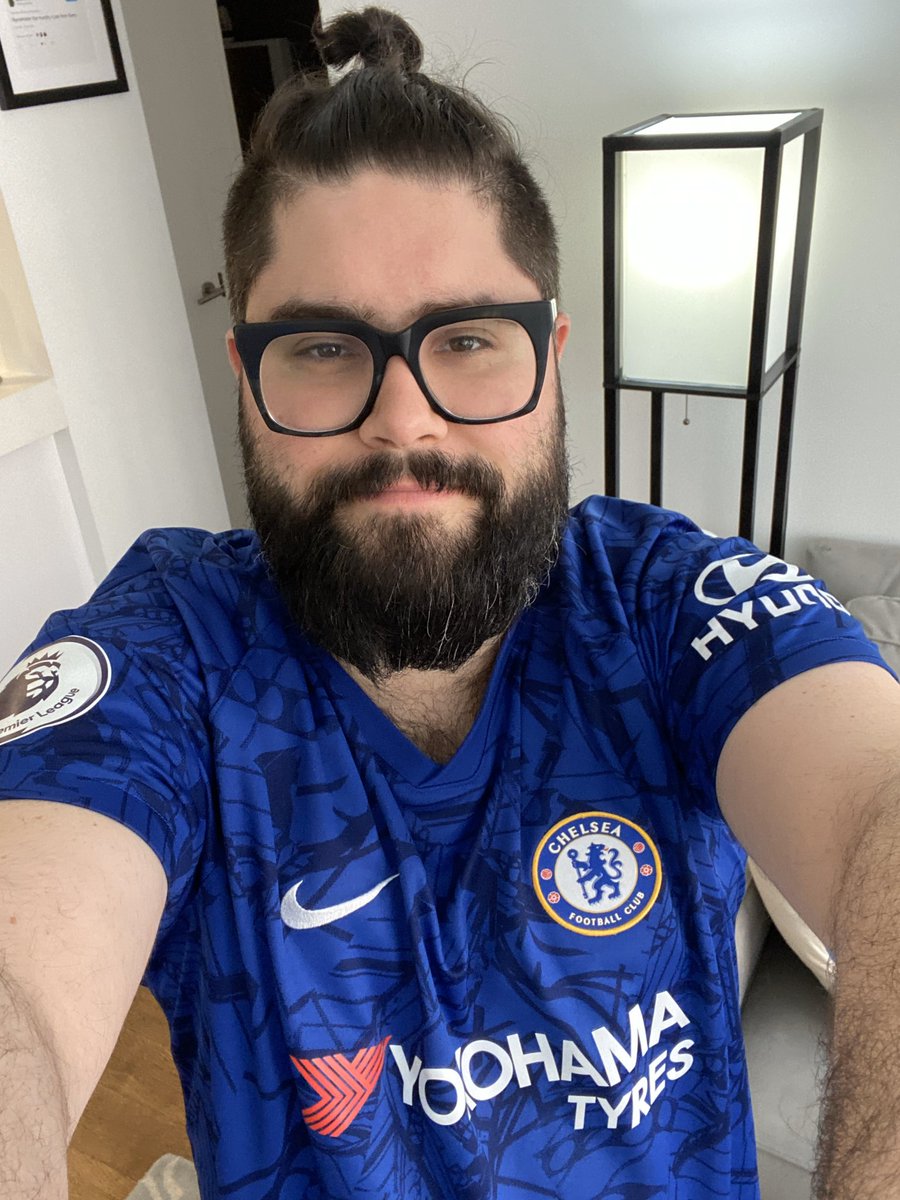 today I’m rocking one of my favorites in recent years: the current Chelsea home kit. It’s mad and I love it