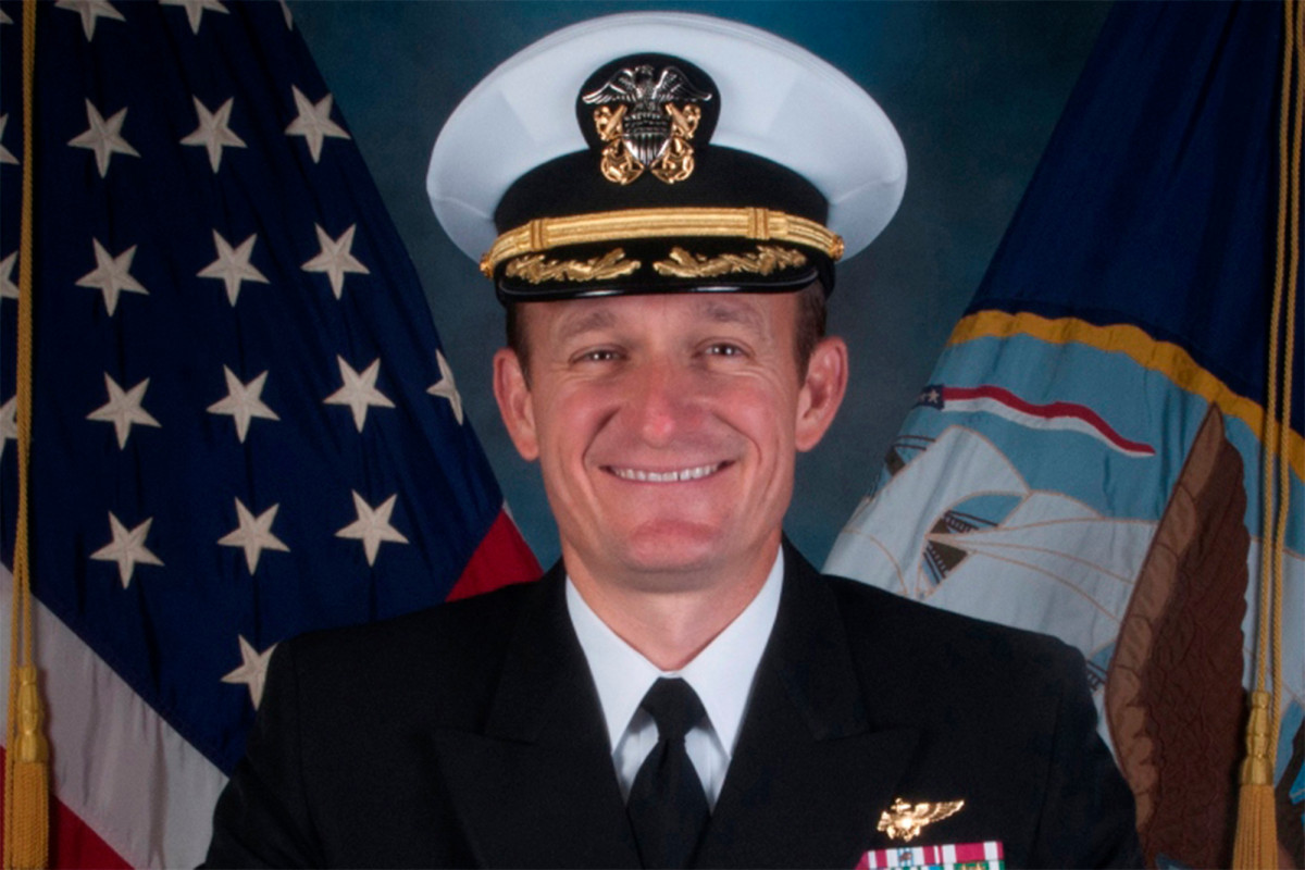 nypost's tweet image. Fired Navy captain Brett Crozier tests positive for coronavirus: report trib.al/7EguGCe