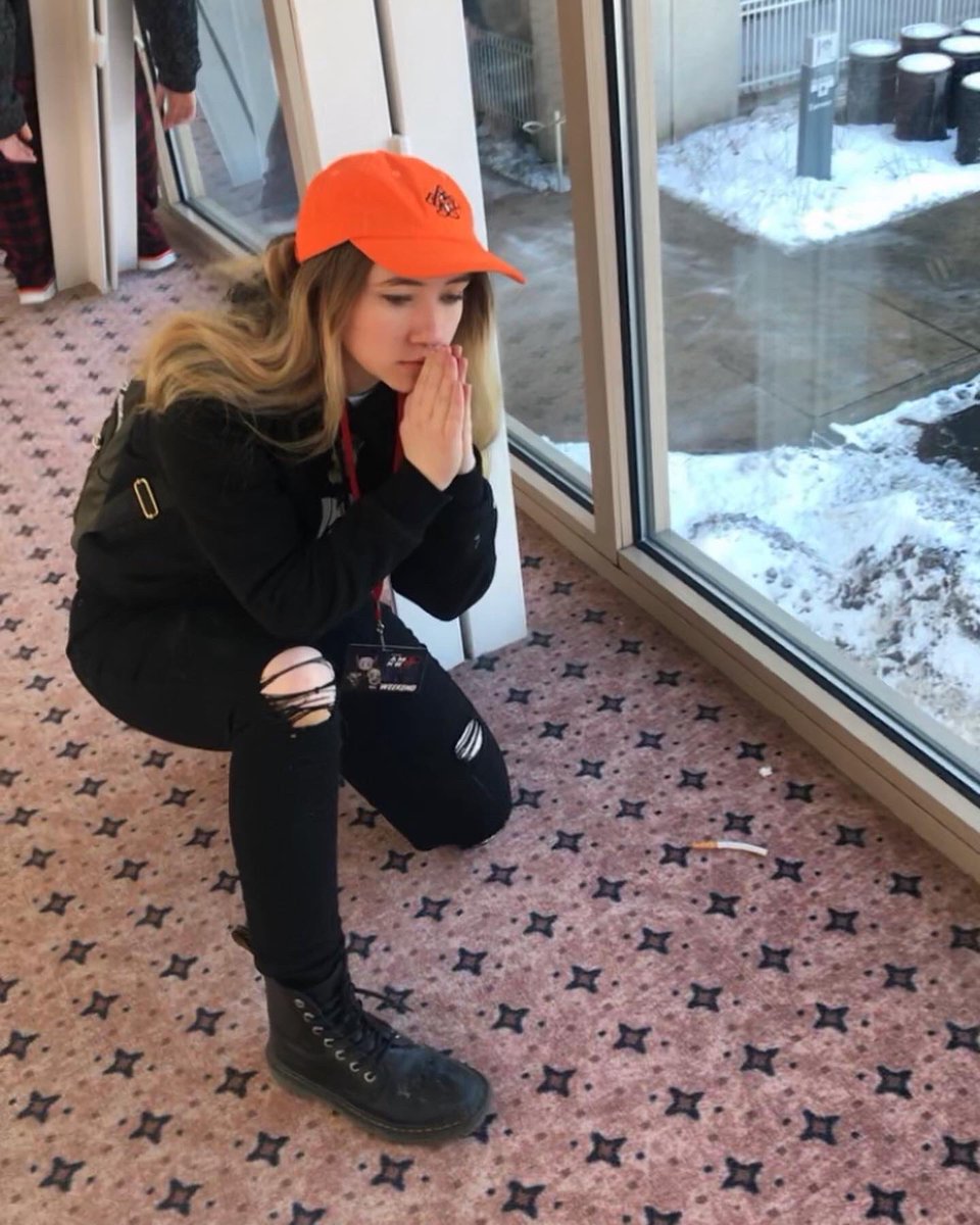 onekawaiibitch's tweet photo. Life imitates art
Hat design copied from @SimplyAbigail__
IRL #triangleguys hat by @matthwatson https://t.co/zjtywm4uub