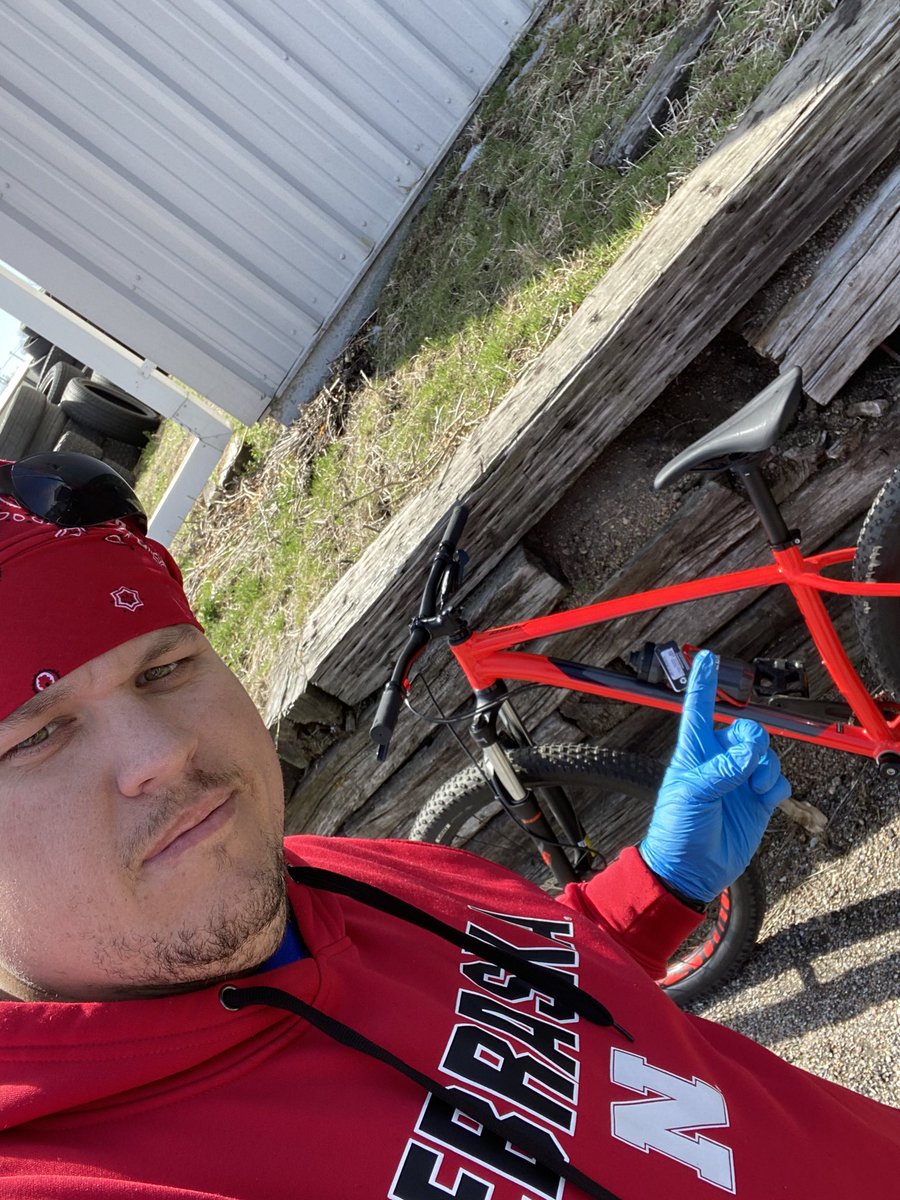 DJKDuBOmaha's tweet photo. No Gym No Problem self investment has happened! Got my first bike since I was a kid! Possibly when I get smaller a few dirt trails can happen! #05APRIL #TopFanShow1620 #BIKEmoments #CREATINGmemories #EXCUSESorRESULTS #FITfam #1dayATaTIME #LIFEstyleBLOGGER #SUNDAYblessings https://t.co/1n1aGvL7Sg