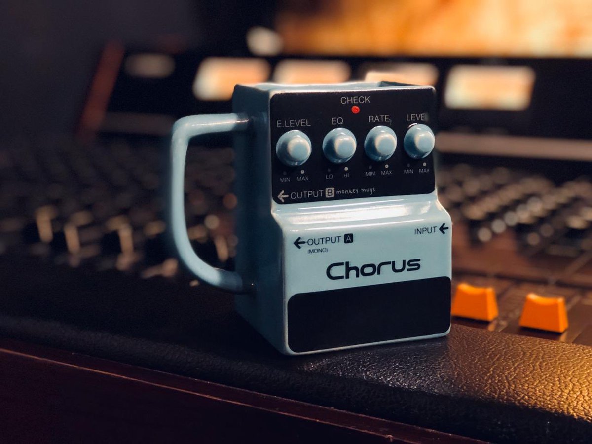 AnaScodelario's tweet image. Oigan, mi novio y yo estamos haciendo tazas en forma de pedales 🤘🏾Regálennos un RT para que le llegue a alguien que quiera su café en una taza bien chida 😁