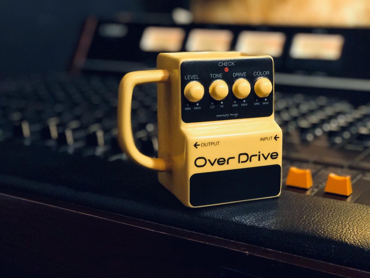 AnaScodelario's tweet image. Oigan, mi novio y yo estamos haciendo tazas en forma de pedales 🤘🏾Regálennos un RT para que le llegue a alguien que quiera su café en una taza bien chida 😁