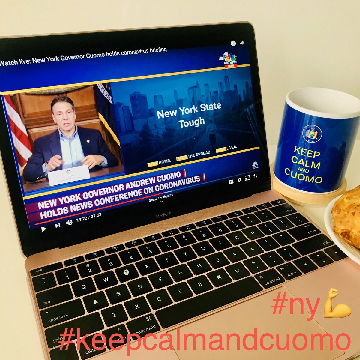 dillybyte's tweet photo. #cuomo #andrewcuomo #coronavirus #COVID2019 #StayHome #keepcalmandcuomo #NYCLockdown https://t.co/tYhjLFDwfz
