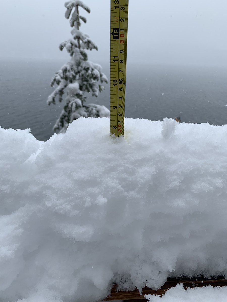 @TahoeWeather @GreatWinter2017 @sugarbowlresort @NWSReno Closer to 9” on Donner