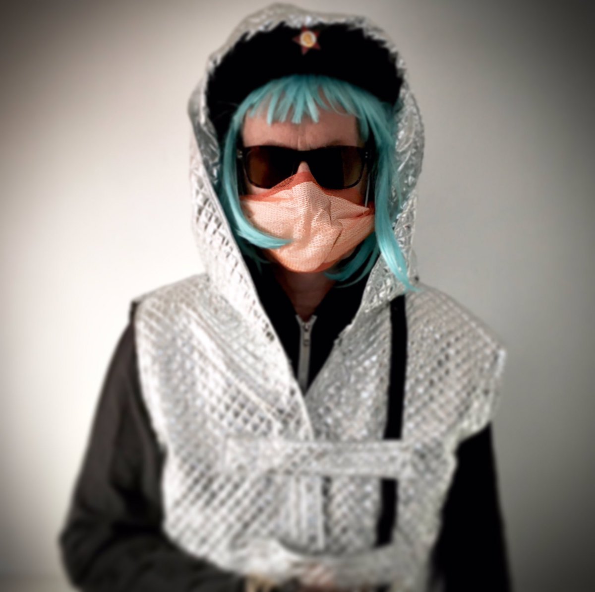 Hey Donald! Get wid da plan! Ready for the Grocery Store, wearing my new face mask made from an old onion net and a kitchen towel #covidcouture #homemademask #facemask #covid #c19 #corona #novelcorona #nyc #newyork #lockdown #lvolkskammer #curatingissuchhell <a href="/realDonaldTrump/">Donald J. Trump</a>