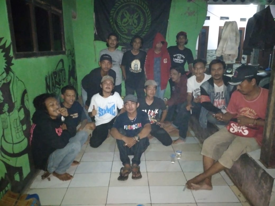SfcTangerang's tweet photo. Hari ini Beberapa Pengurus SFC Tangerang Full Keliling Silaturahmi Ke Beberapa Korwil Kecamatannya yakni (Sepatan Timur, Pakuhaji, Teluknaga, Kosambi) dan Kegiatan Sosial salah satu rantingnya juga yaitu Slankers BKMJT Kecamatan Jatiuwung - Tangerang 🤘✌ https://t.co/EuKmDIrZ5a