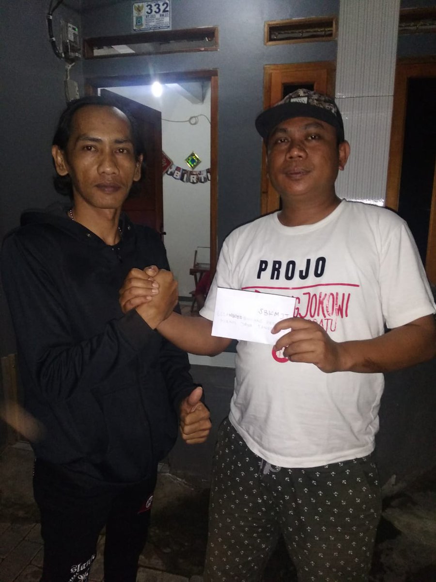 Hari ini Beberapa Pengurus SFC Tangerang Full Keliling Silaturahmi Ke Beberapa Korwil Kecamatannya yakni (Sepatan Timur, Pakuhaji, Teluknaga, Kosambi) dan Kegiatan Sosial salah satu rantingnya juga yaitu Slankers BKMJT Kecamatan Jatiuwung - Tangerang 🤘✌