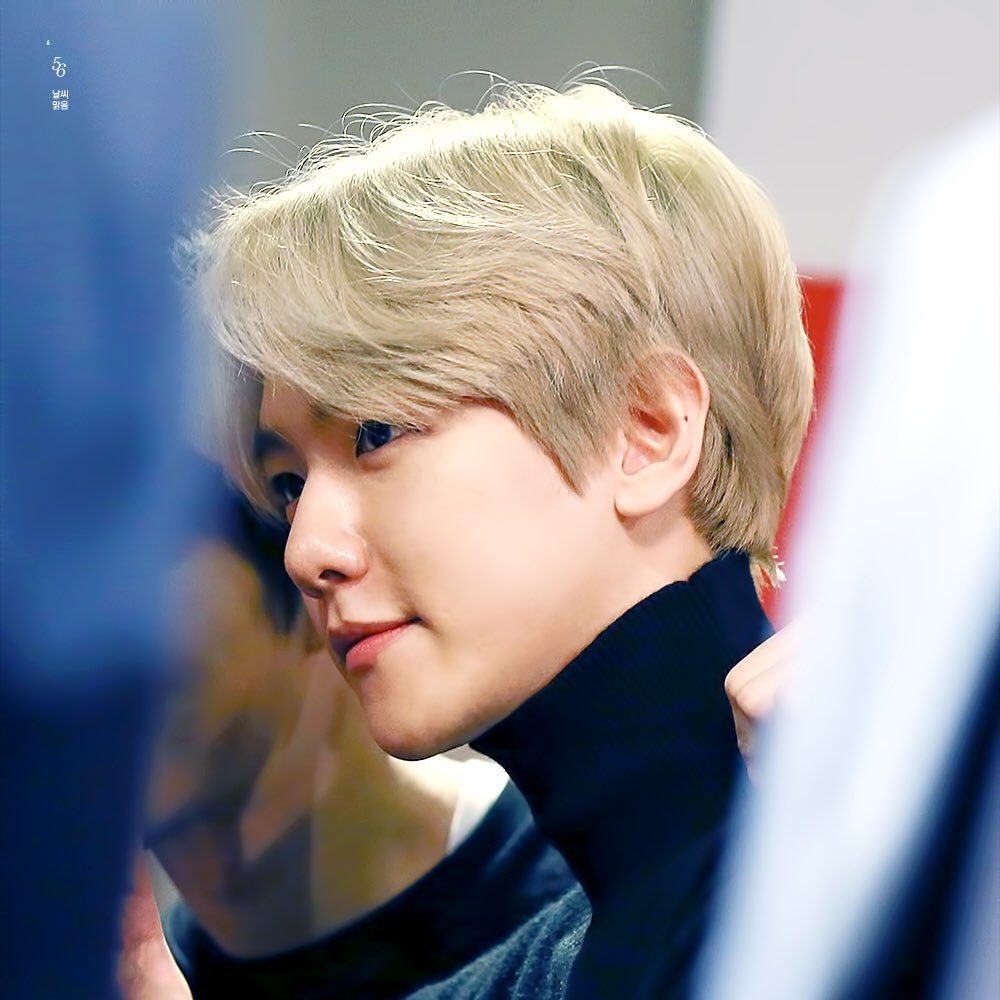  #Baekhyun   godly side profile ; mini thread