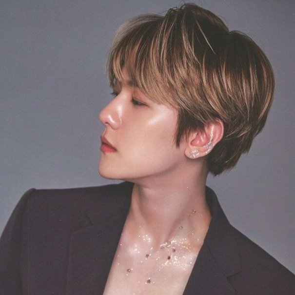  #Baekhyun   godly side profile ; mini thread