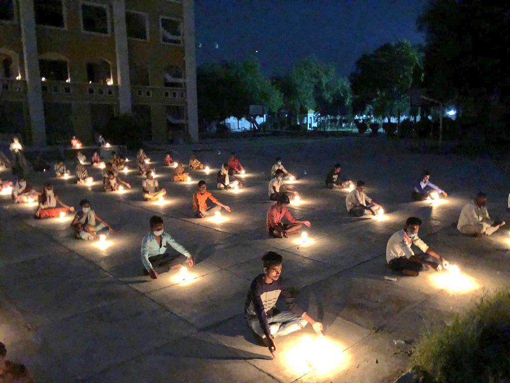 #Migrants #lighted #Candles to show support to #FightAgainstCoronavirus in a #shelter #camp TCHM #Nagpur 
@timesofindia @TOI_Nagpur @SunilWarrier1 @wordsmith01 
@narendramodi @PMOIndia
@CMOMaharashtra @AdvYashomatiINC #migration #DiyaJalaoBharatJodo #diyajalao 
#coronavirusindia