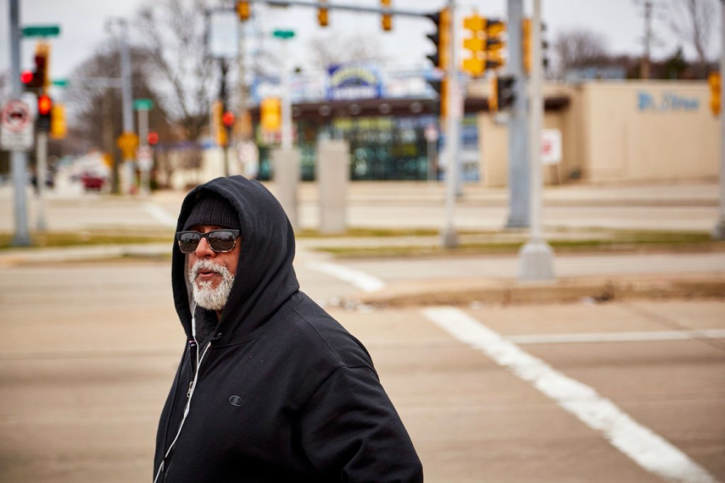 Early data shows African Americans have contracted and died of the coronavirus at an alarming rate. (via <a href="/akjohnson1922/">Akilah Johnson</a> and <a href="/TaliaBuford/">Talia Buford</a> for <a href="/propublica/">ProPublica</a>) apple.co/3dYlfNN