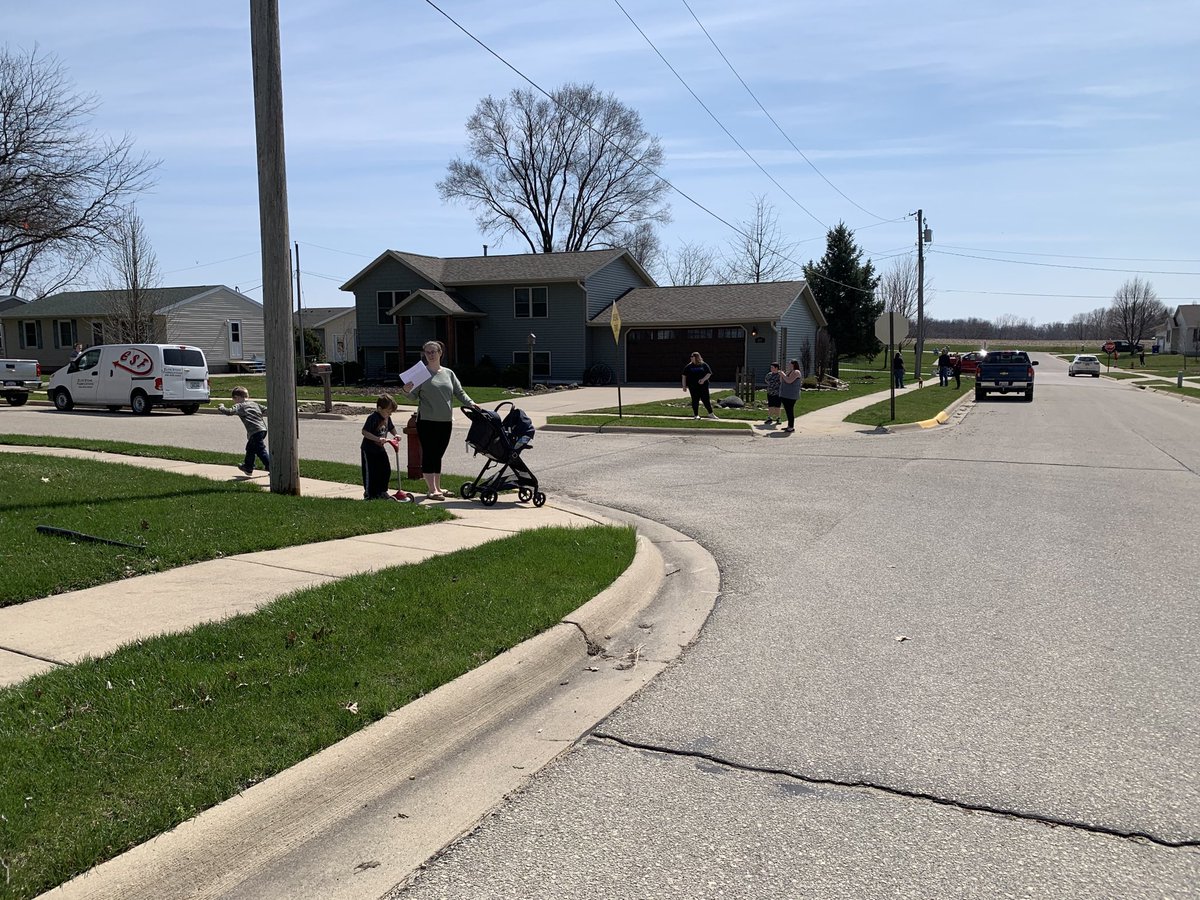 Lisbon Families ready to greet teachers