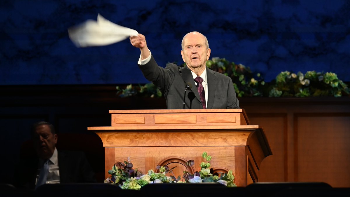 Ch_JesusChrist's tweet photo. President @NelsonRussellM led a sacred Hosanna Shout to commemorate Joseph Smith’s First Vision of the Father and the Son, as part of a solemn assembly at #GeneralConference. #HearHim https://t.co/sU3dCTIWZ3 https://t.co/AS2vD3lhF3