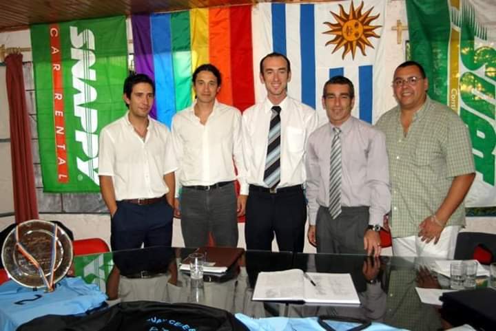 UCDD_Uy's tweet photo. El 5 de abril de 2008, le dábamos forma jurídica a nuestra institución, luego de año y medio de la primera práctica (2006)
Saludamos con un  fuerte abrazo a la distancia a tod@s aquell@s que de una u otra forma han forjado esta gran organización 🏳️‍🌈🇺🇾

#UCDD14años

#quedateencasa https://t.co/Xu3oSKYOV5