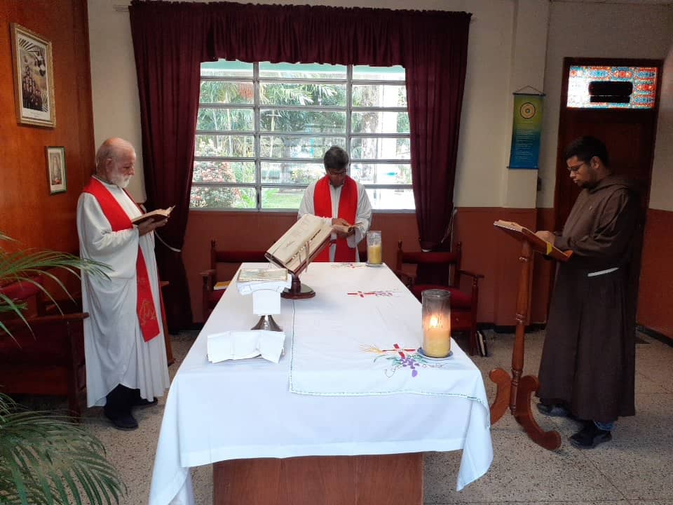 Celebración del Domingo de Ramos en el Colegio Fray Luis Amigó de San Felipe, por el bienestar integral de la Familia Amigoniana y del mundo entero.🙏