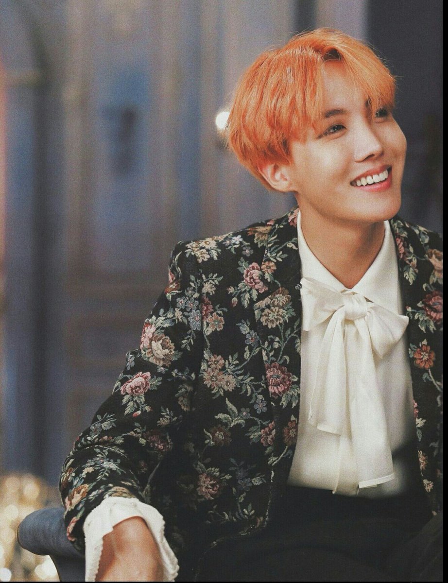 ultraviolet_tea's tweet photo. @JHpieceofpeace1 @BTS_twt I think every Hoseok's era snapped
But bs&amp;t was legit queen 👑
#SupportHoseok  #jhope #정호석 #제이홉 #방탄소년단제이홉 @BTS_twt https://t.co/wsXzrPCC0m