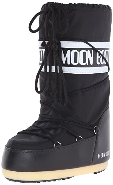 R33C3IE's tweet photo. @P95George @lucehawkins Did you have you moon boots on agin 😂 https://t.co/pGdwil0CDZ