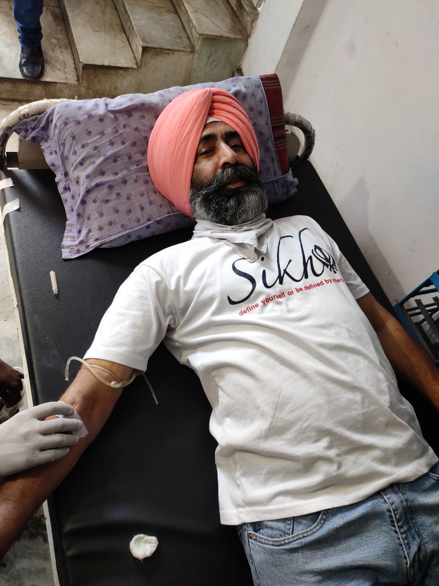 atulgera007's tweet photo. 13 units for Thalassemia Day Care, Sadar Hospital Ranchi at Gurudwara, Piska More
Great Service by Shri @HarbinderLalli n volunteers of Gurudwara
A very imp donation in a very difficult time
A BIG Thank on behalf of children of Day Care 
Kudos @GiftyMandeep 
#RanchiFightsCorona https://t.co/79qv3R3lxP