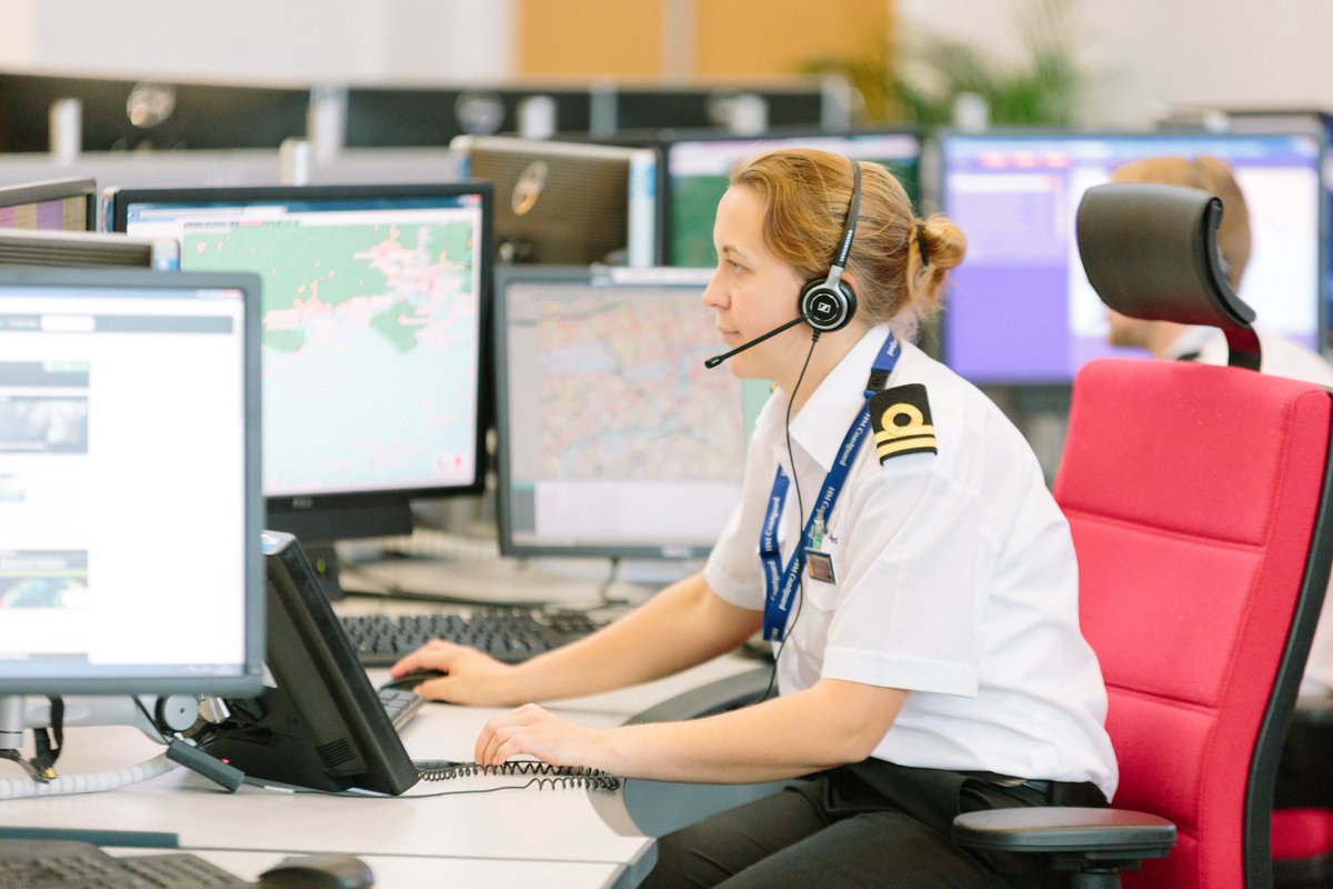 MCA_media's tweet photo. A yacht broadcast mayday today because it had grounded. Coastguard requested @rnli lifeboats to launch. Please #StayHomeSaveLives Stretch your legs but not our resources by staying close to home for your exercise. Please follow the Government guidance:
https://t.co/d0fodxM10c https://t.co/81hZDlCs7o
