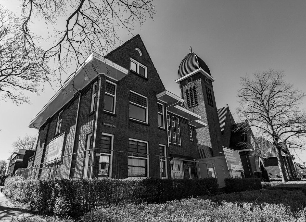 JanMulti's tweet photo. Heerlijk weer met mooie blauwe luchten, voor een hele leuke shoot iov @zwaluwebouw in #Made en #Geertruidenberg. #Dragonder #Pastorie #Riethorst #Zwaluwebouw https://t.co/uqLKh00Qhx