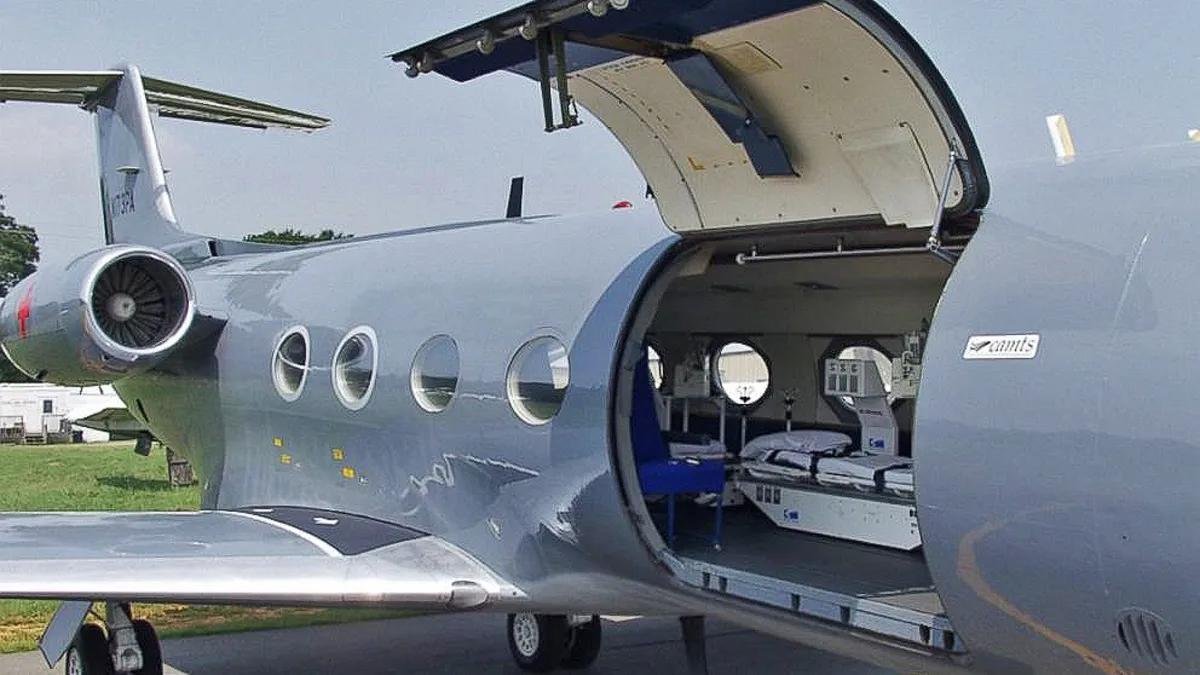 Today at Shannon U.S. military air support provider Phoenix Air N173PA landed from Souda Bay Naval Base.
This plane has been modified to transport sick elites.
Like N207AX and N234AX it was also in Gran Canaria on Friday.
It flew Gran Canaria- Lomé - Entebbe - Souda Bay - Shannon