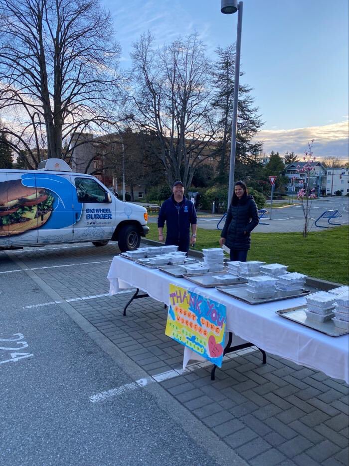 Incredible experience bringing food to front care workers. ⁦<a href="/ZambrisVictoria/">The Zambri's team</a>⁩ with the tremendous support of Jawl Family . Stress of preparing food when you are caring for us all and working, can be overwhelming.