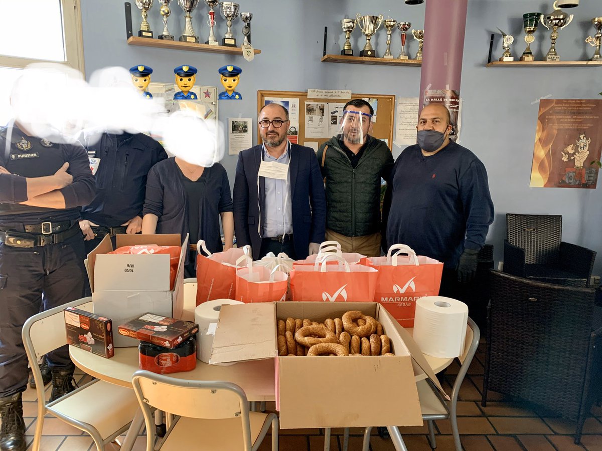 alciIbrahim75's tweet photo. Mobilisation ce jour sur Roubaix, Wattrelos et Tourcoing de la communauté Franco Turc....merci au CCMTF (Comité de coordination des Musulmans Turcs de France) et du TURK Federasyon
500 repas donnés cette semaine aux Hôpitaux, commissariats et Associations. On continue. #CCMTF https://t.co/K8uSbJfsm4