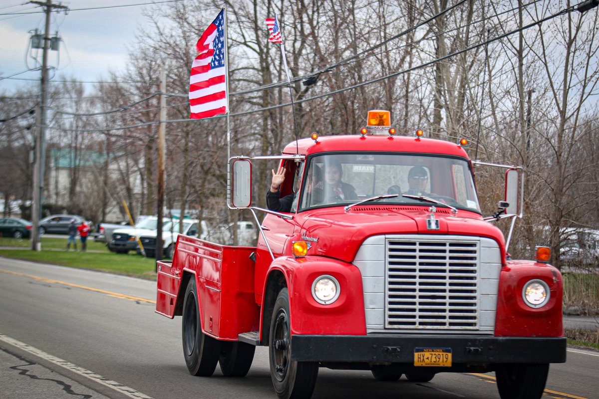 LeRoy_CSD's tweet photo. Community Pride!

The Corona Caravan 2020 roared through local communities &amp; Oatkan Knight Country today! Big thanks to organizers Bruce Scofield &amp; Greg Graham! The drivers also donated money to Crossroads House in Batavia. 

#TogetherWeCan
#ThankYouDrivers https://t.co/b4a7HZlsqJ