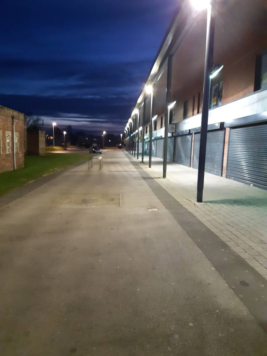 HumberbeatHULL's tweet photo. #Bransholme #NorthHull Out and about patrolling all the hot spots on all our local area's. Good to see the people we have spoken to today all abiding the government guidelines. #staysafe #stayindoors #PCSO7841 #PCSO7652 https://t.co/TlyvtujAaG