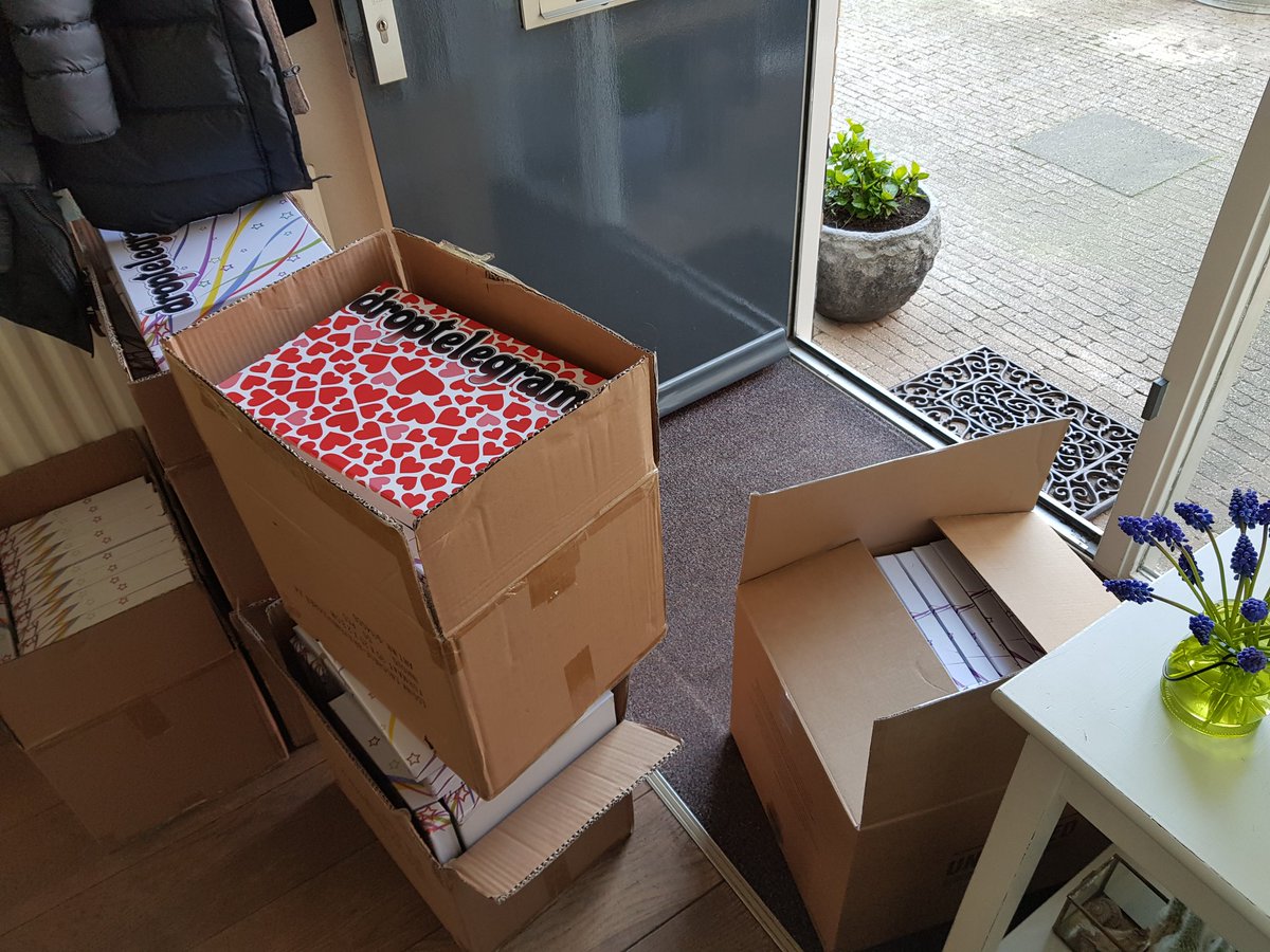 "Jij laat het #hartjes regenen". Dank Droptelegram! Namens mijn hele afdeling een #hart onder de riem #cadeau voor al onze lieve en hardwerkende #zorgmedewerkers <a href="/GGZCentraal/">GGz Centraal</a> die zich dag en nacht inzetten voor onze cliënten #zorghelden #zorgvoorelkaar #droptelegram