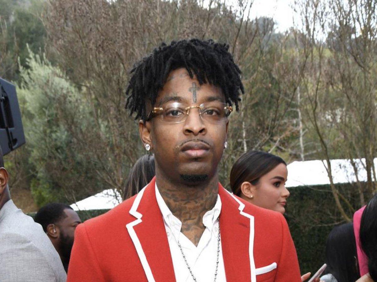 21 Savage sings his heart out while revisiting R&B hits on Instagram Live WATCH MORE:  https://hhdx.co/2V2SoPU 