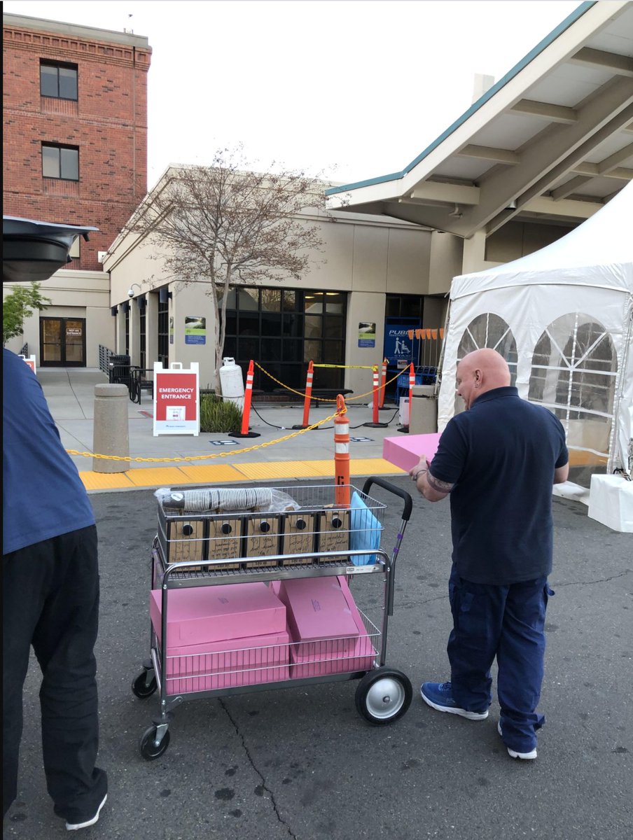 LandParkCA's tweet photo. LPCA Board Members were delighted to deliver dozens of donuts and many cups of coffee to the heroic nurses, doctors, and staff of @aboutKP #SouthSacramento. Many thanks to our friends at Marie's Donut Shop and @ChocFishCoffee for their kindness and generosity! #COVID19 https://t.co/Jkwq1h927A