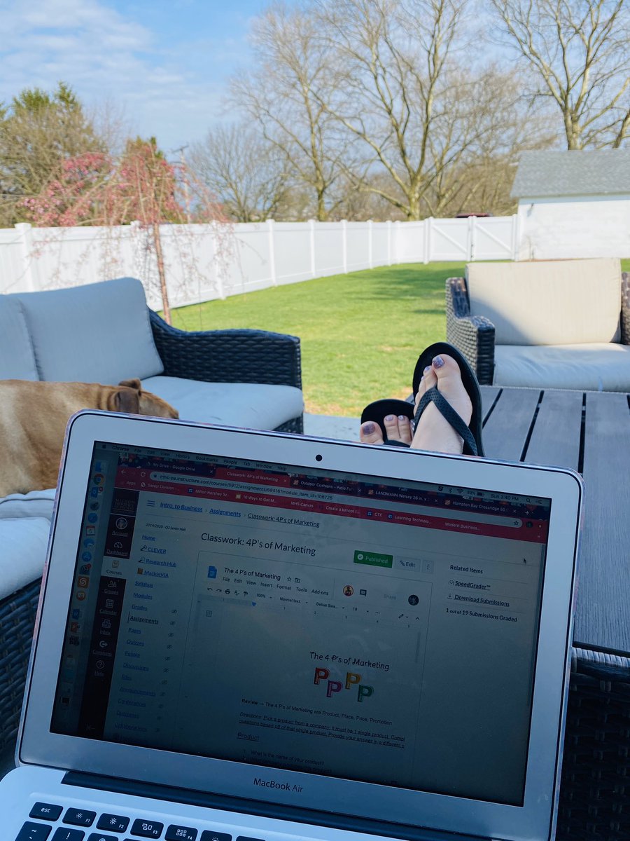 GruberMhs's tweet photo. My view today while grading &amp; prepping for the school week! #beautifulday #enjoythesunshine #bused #MHSPowerOfOne https://t.co/e3uo9G3QMv