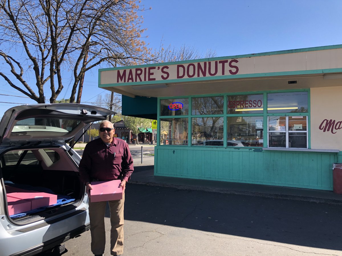 LandParkCA's tweet photo. LPCA Board Members were delighted to deliver dozens of donuts and many cups of coffee to the heroic nurses, doctors, and staff of @aboutKP #SouthSacramento. Many thanks to our friends at Marie's Donut Shop and @ChocFishCoffee for their kindness and generosity! #COVID19 https://t.co/Jkwq1h927A