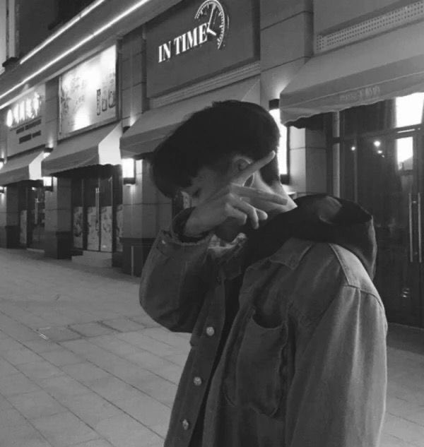 Beomgyu•Aesthetic bad boy•800K+ followers on Instagram•Cigarettes and wine are his mates